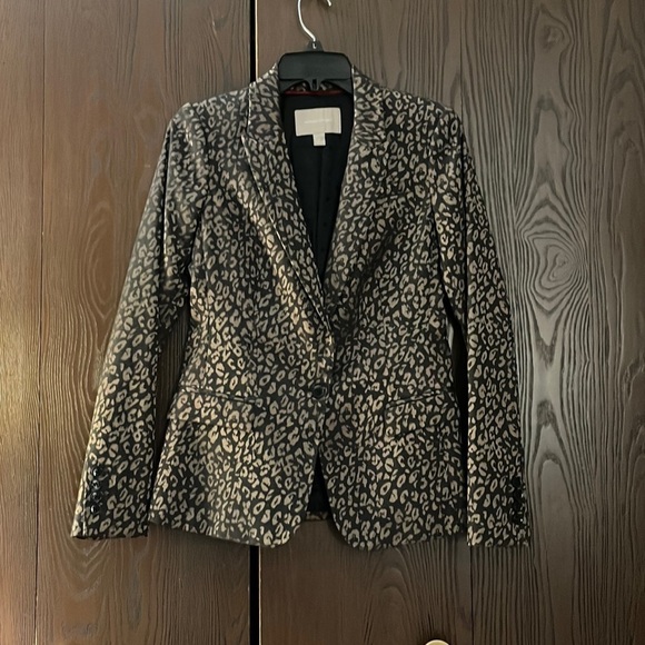 Banana Republic black with tan, shiny animal pattern blazer. Fully lined. Size 0 - Picture 1 of 8